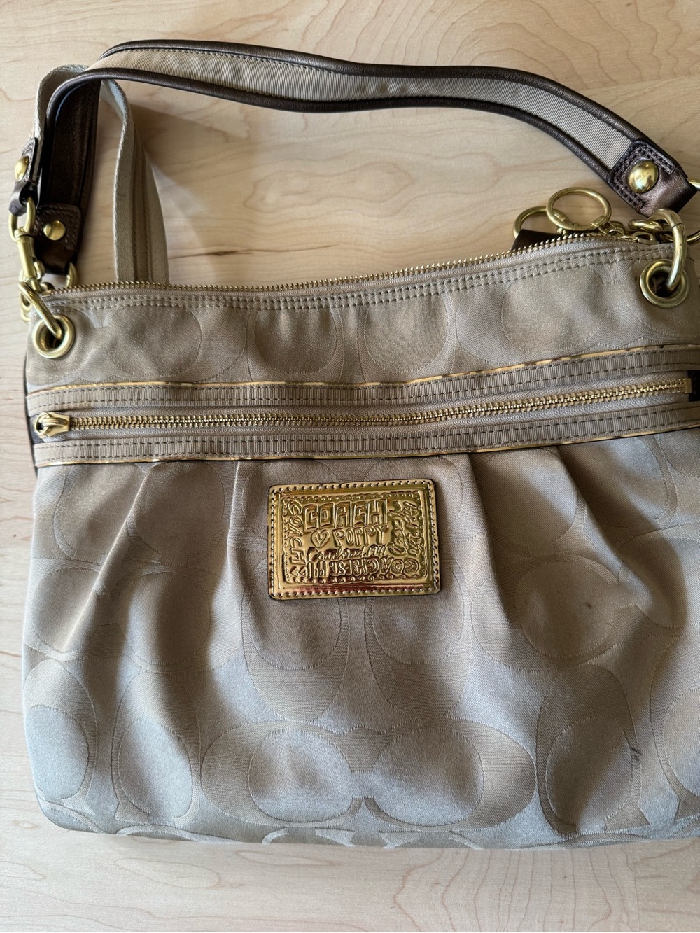 Coach poppy signature tan and gold